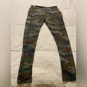 Ready to Go Camo Women’s Athletic Leggings Size L